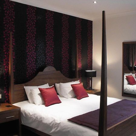 The Boleyn Hotel Staines-upon-Thames Buitenkant foto