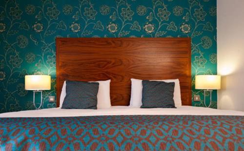 The Boleyn Hotel Staines-upon-Thames Buitenkant foto