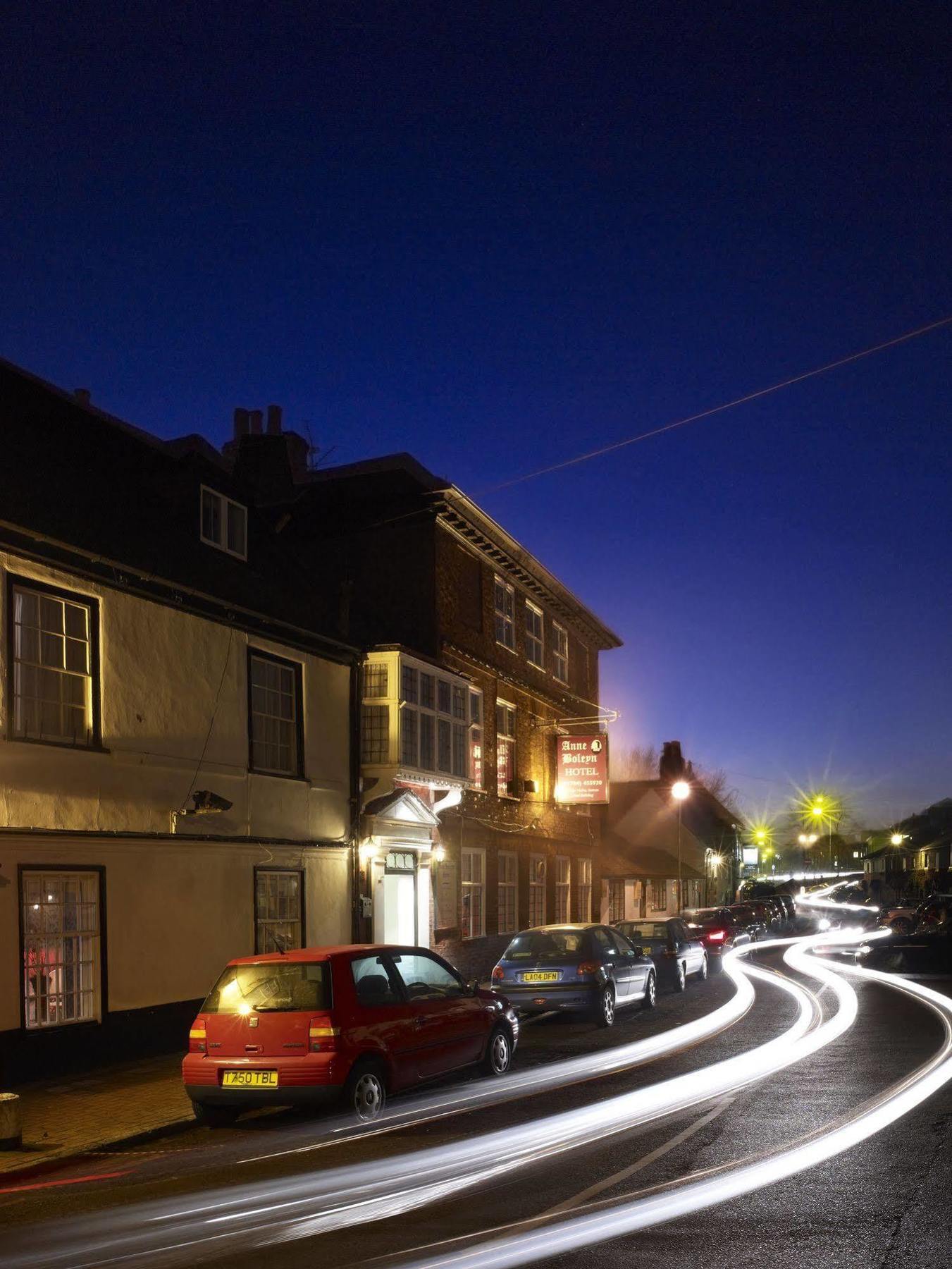 The Boleyn Hotel Staines-upon-Thames Buitenkant foto