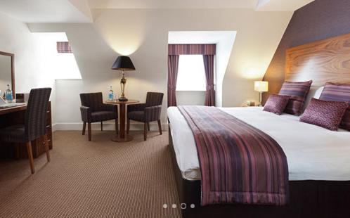 The Boleyn Hotel Staines-upon-Thames Buitenkant foto